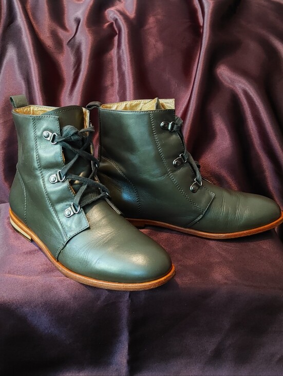 Zuriick Shoes - RARE Zuriick Nico Leather Lace Up Boots Black Olive Women's Size 7